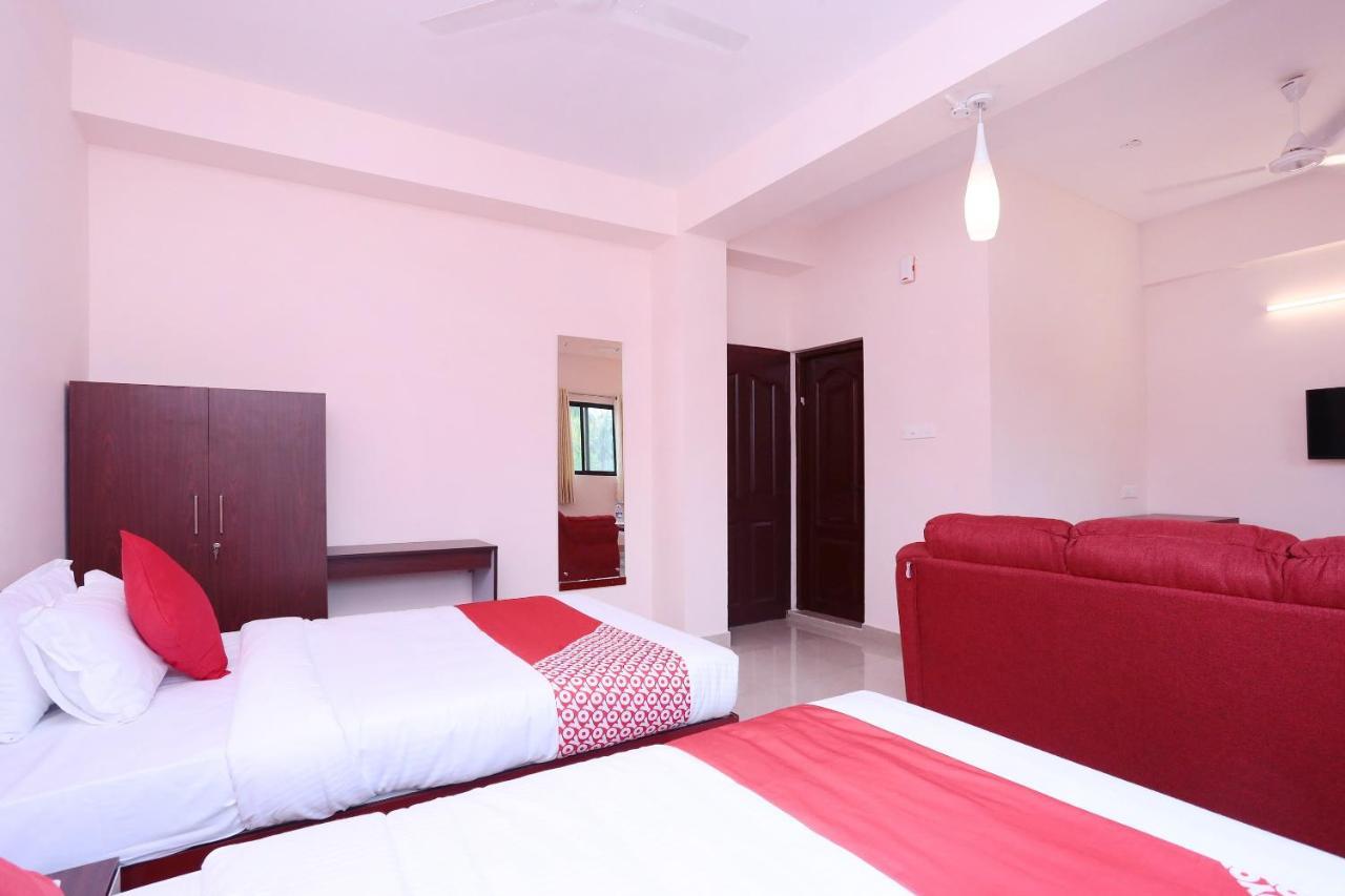 Oyo 13577 Tkr Metro Residency Hotell Kochi Eksteriør bilde