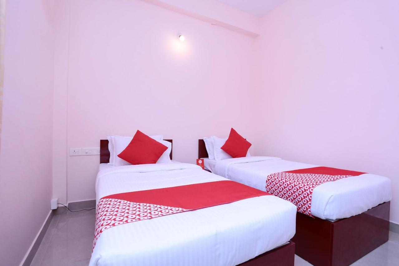 Oyo 13577 Tkr Metro Residency Hotell Kochi Eksteriør bilde